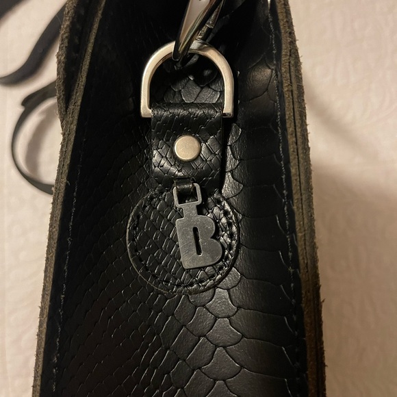 Brit-Stitch Black Reptile Patterned Leather Crossbody Satchel Messenger Bag EUC - Picture 5 of 10